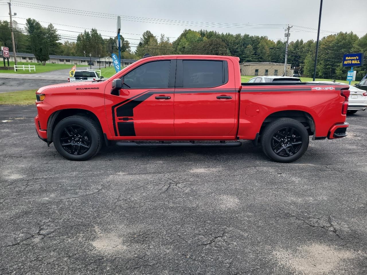 Chevrolet Silverado 1500 4WD Crew Cab 147" Custom 2020