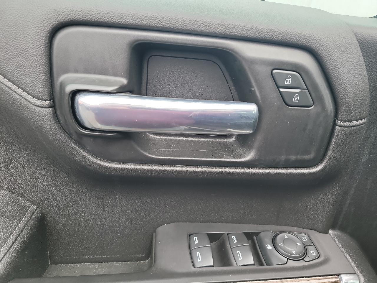 Chevrolet Silverado 1500 4WD Crew Cab 147" LT 2020