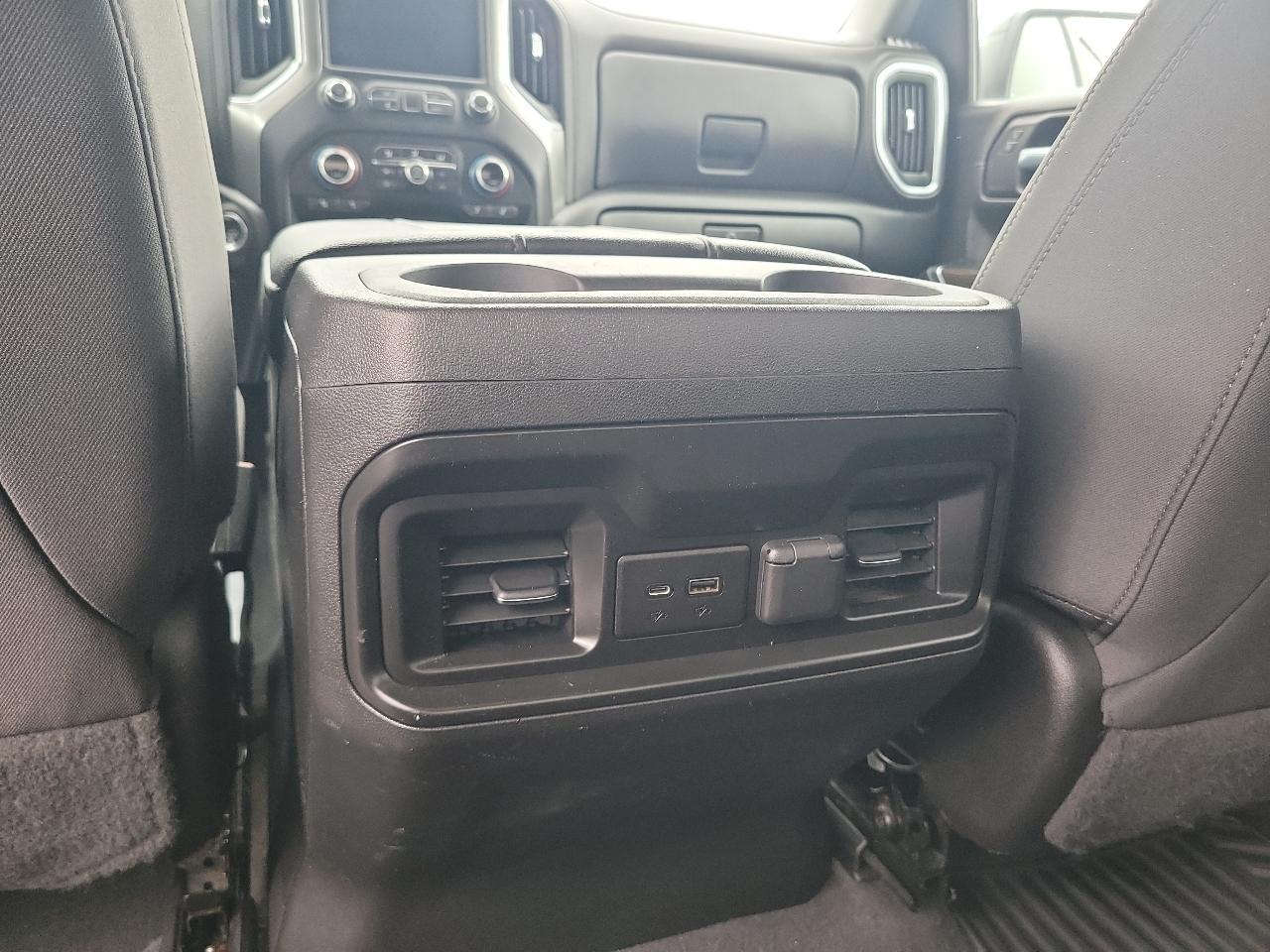 Chevrolet Silverado 1500 4WD Crew Cab 157" RST 2021
