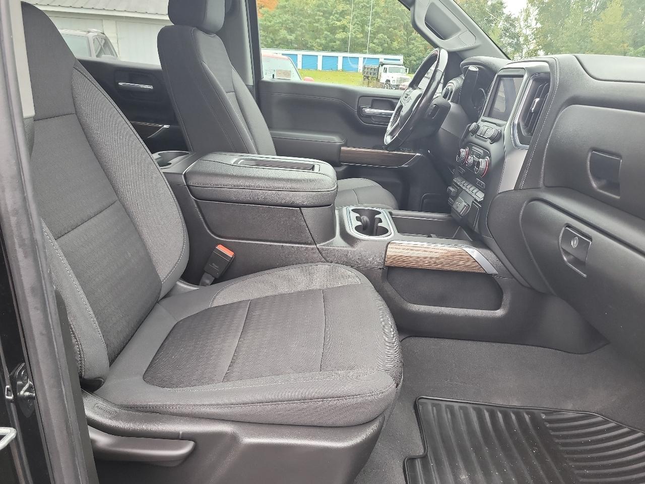 Chevrolet Silverado 1500 4WD Crew Cab 157" RST 2021