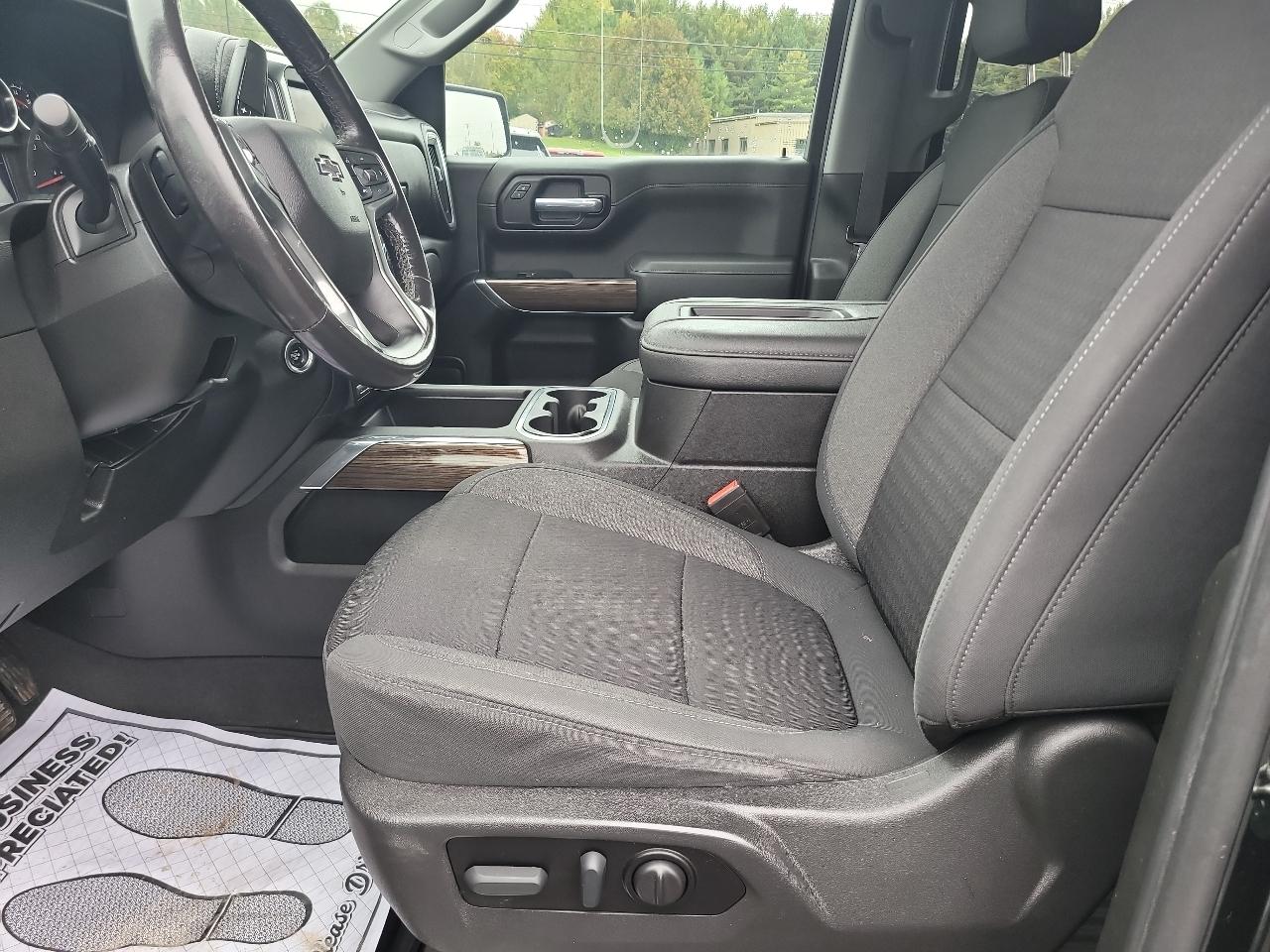 Chevrolet Silverado 1500 4WD Crew Cab 157" RST 2021