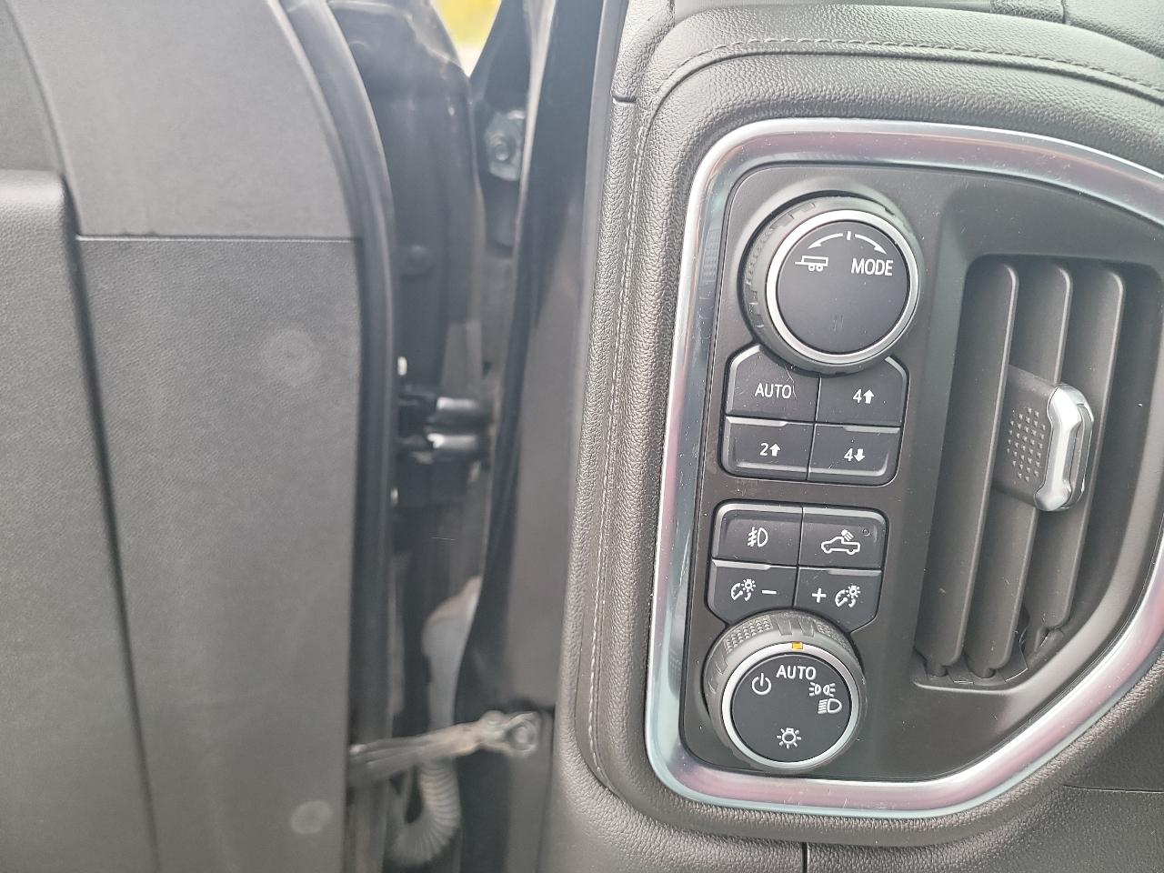 Chevrolet Silverado 1500 4WD Crew Cab 157" RST 2021