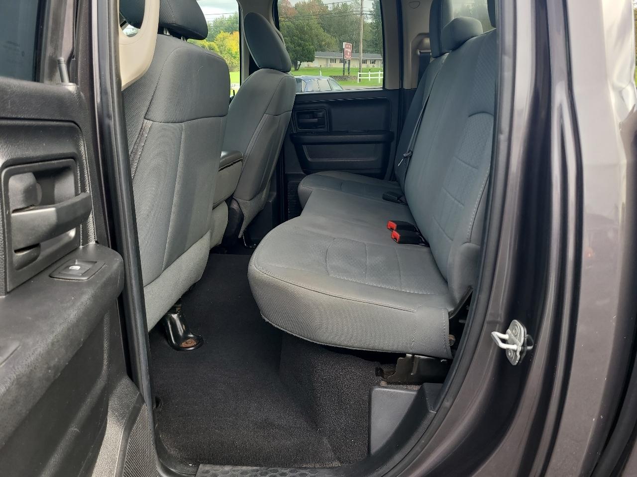 RAM 1500 4WD Quad Cab 140.5" Express 2014