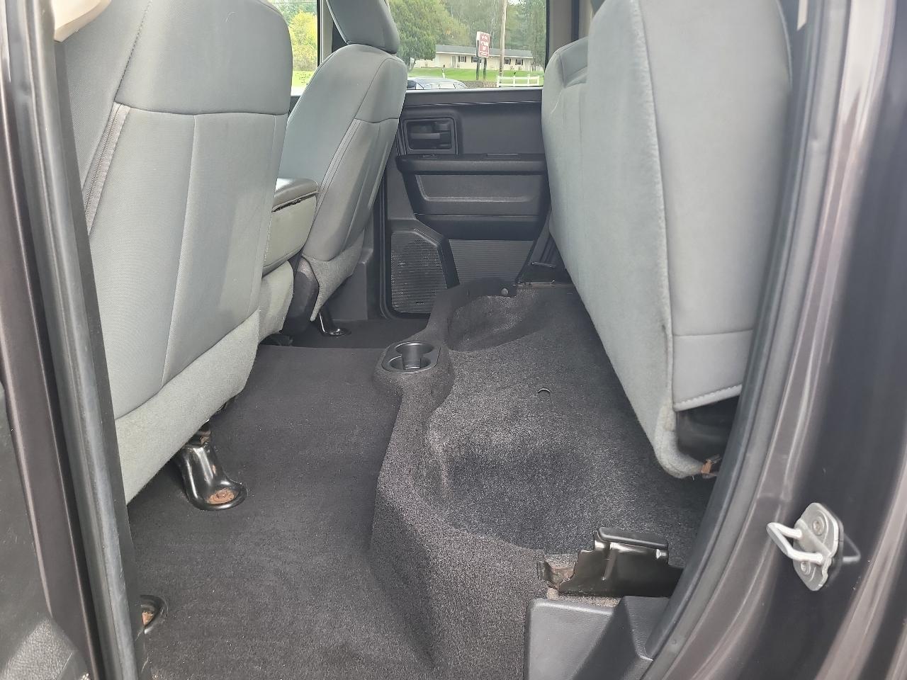 RAM 1500 4WD Quad Cab 140.5" Express 2014