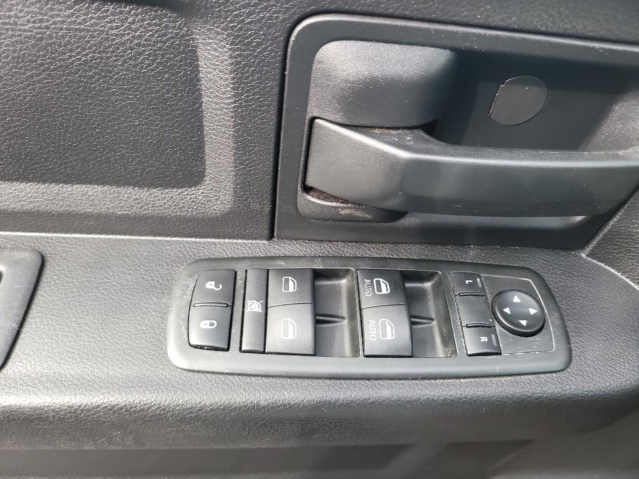 RAM 1500 4WD Quad Cab 140.5" Express 2014