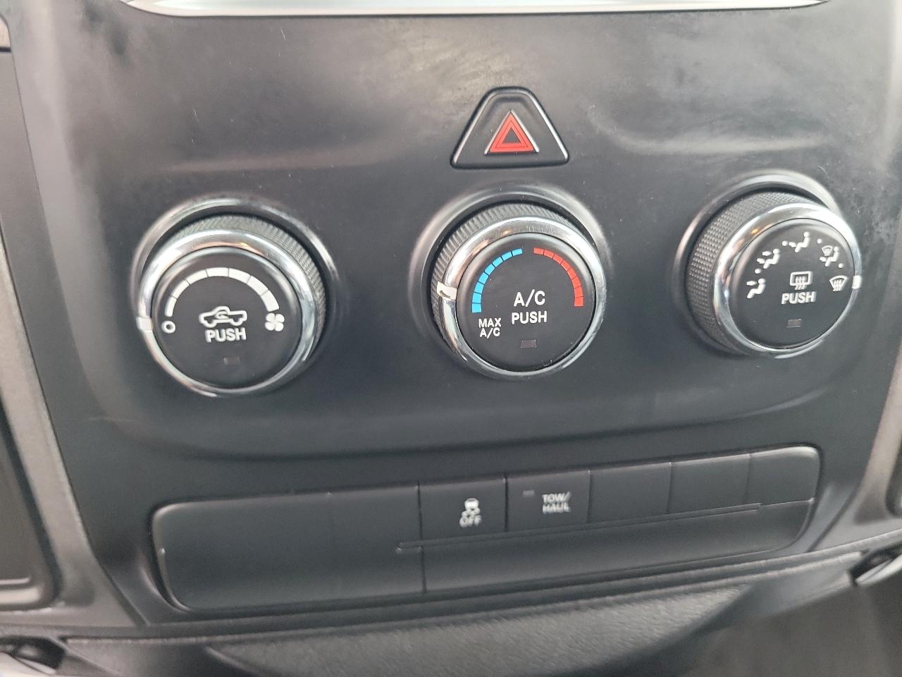 RAM 1500 4WD Quad Cab 140.5" Express 2014