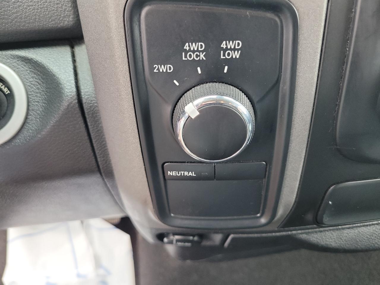 RAM 1500 4WD Quad Cab 140.5" Express 2014