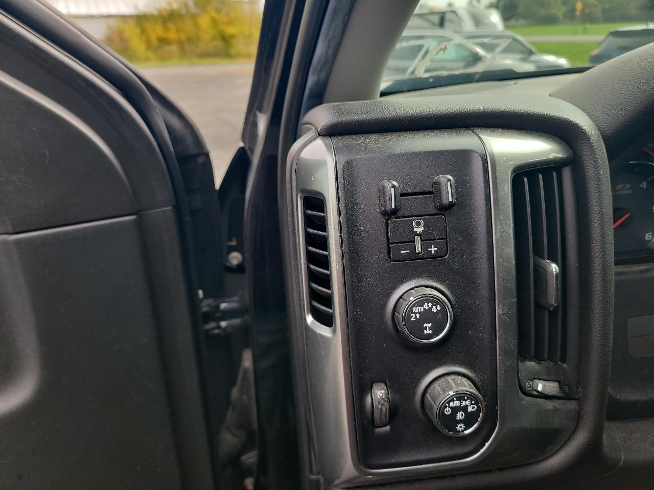 Chevrolet Silverado 1500 4WD Double Cab 143.5" LT w/2LT 2018