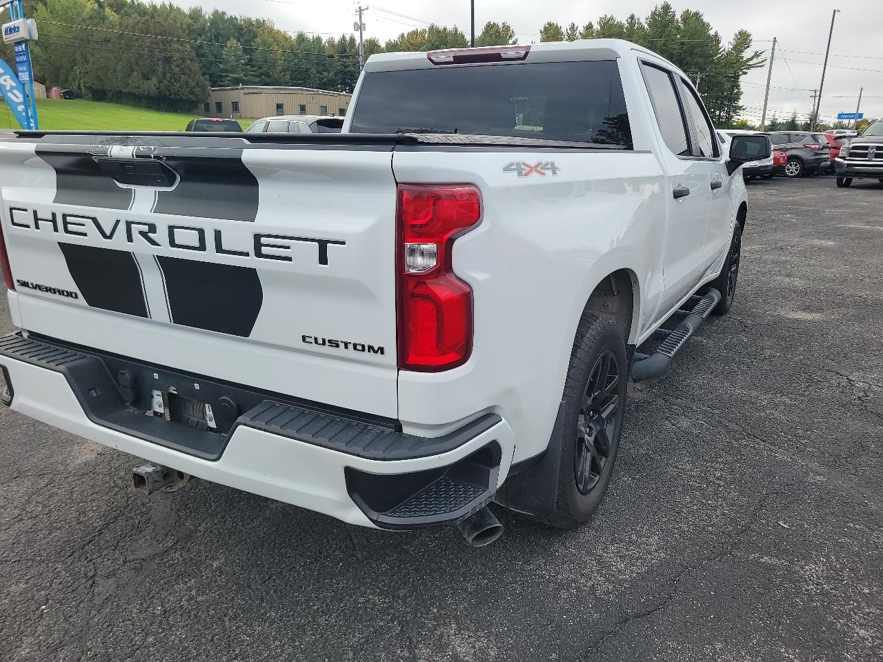Chevrolet Silverado 1500 4WD Crew Cab 147" Custom 2021