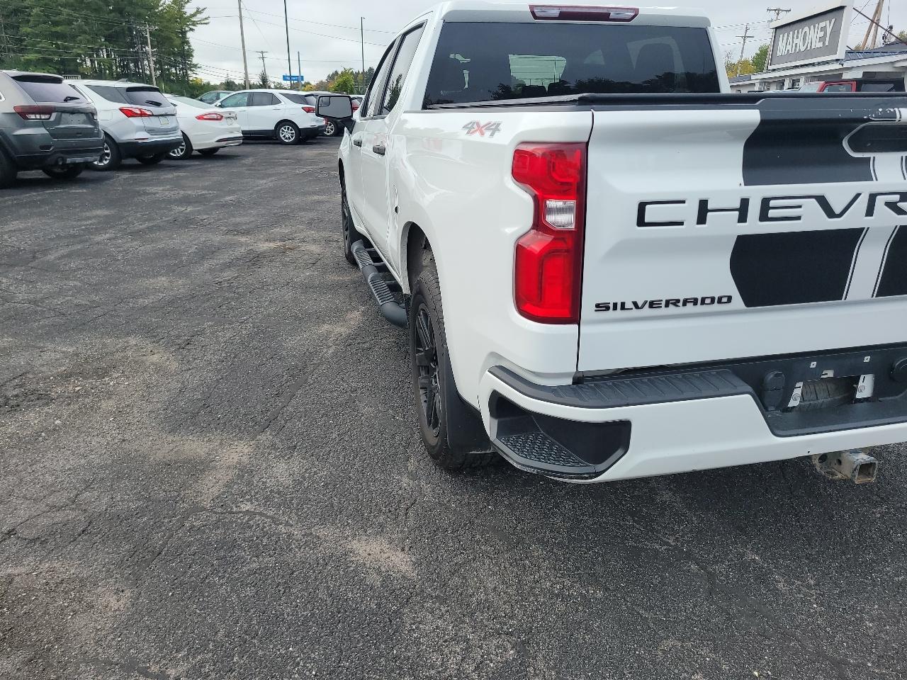 Chevrolet Silverado 1500 4WD Crew Cab 147" Custom 2021