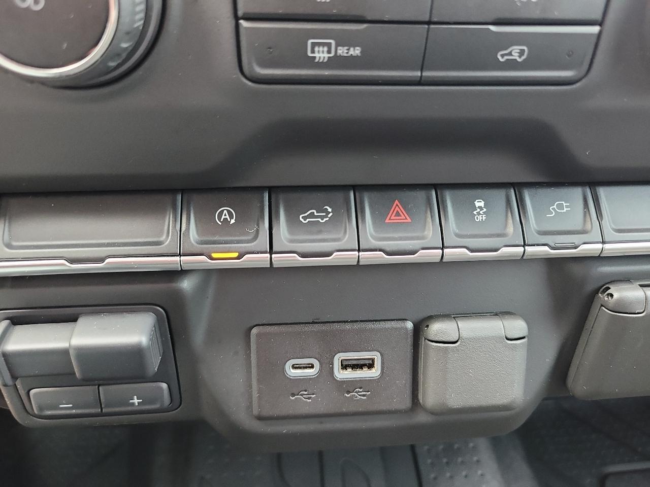 Chevrolet Silverado 1500 4WD Crew Cab 147" Custom 2021