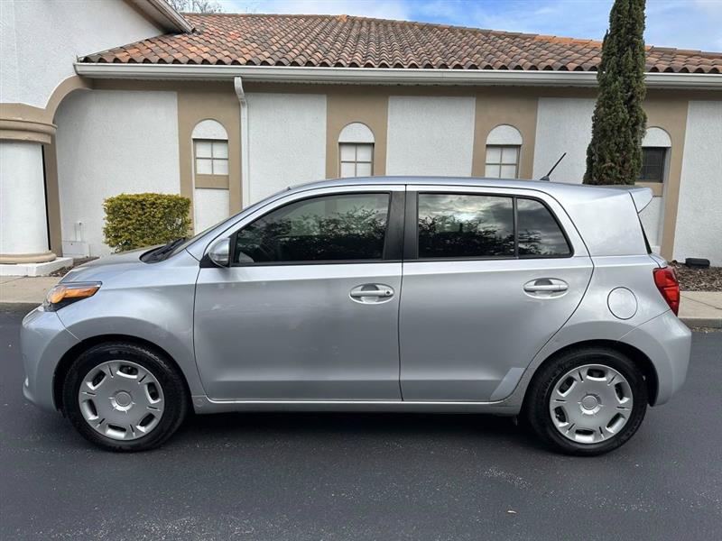 2014 Scion xD 5-Door Hatchback 4-Spd AT