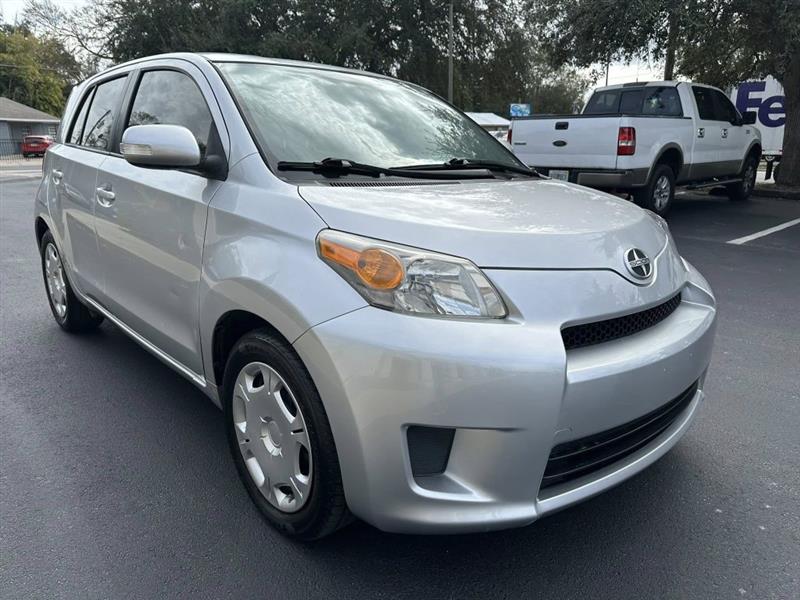 Scion xD 5-Door Hatchback 4-Spd AT 2014