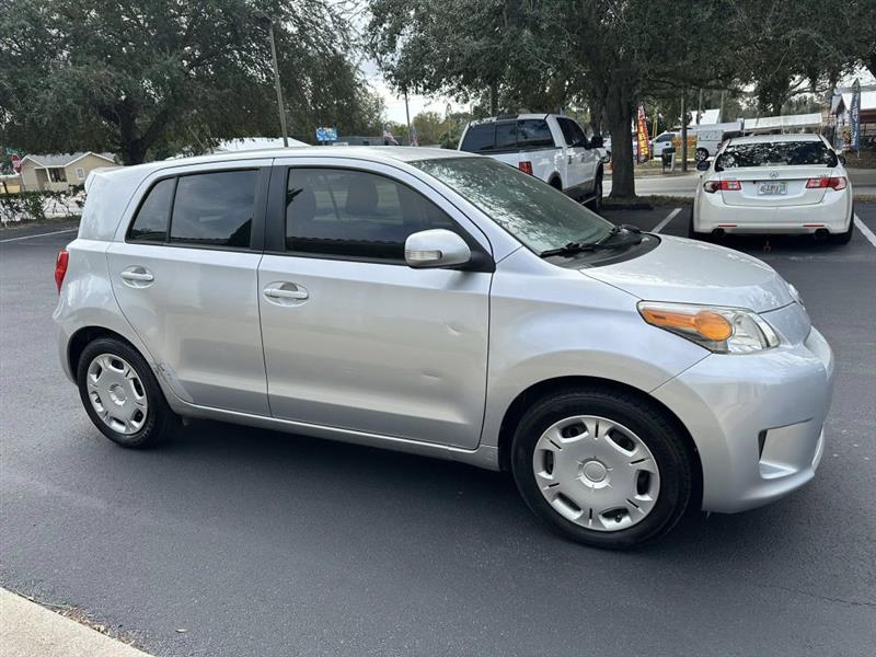 Scion xD 5-Door Hatchback 4-Spd AT 2014