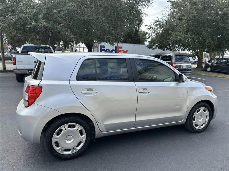 Scion xD 5-Door Hatchback 4-Spd AT 2014