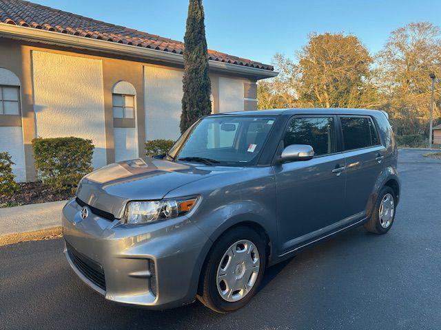 Scion xB 5-Door Wagon 5-Spd MT 2012
