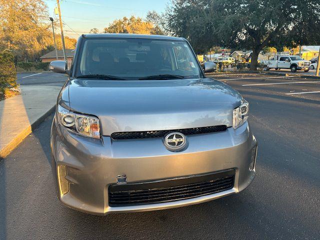 Scion xB 5-Door Wagon 5-Spd MT 2012