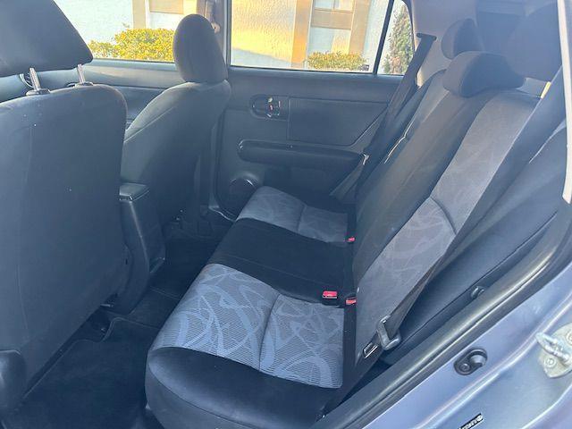 Scion xB 5-Door Wagon 5-Spd MT 2012