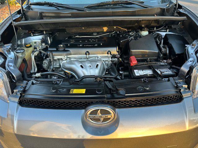 Scion xB 5-Door Wagon 5-Spd MT 2012