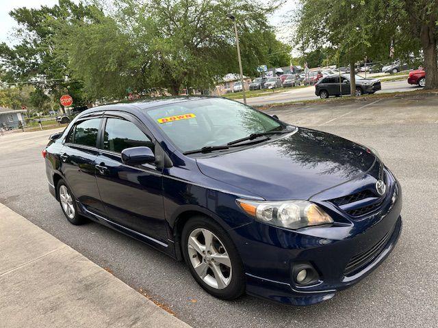 Toyota Corolla S 5-Speed MT 2013