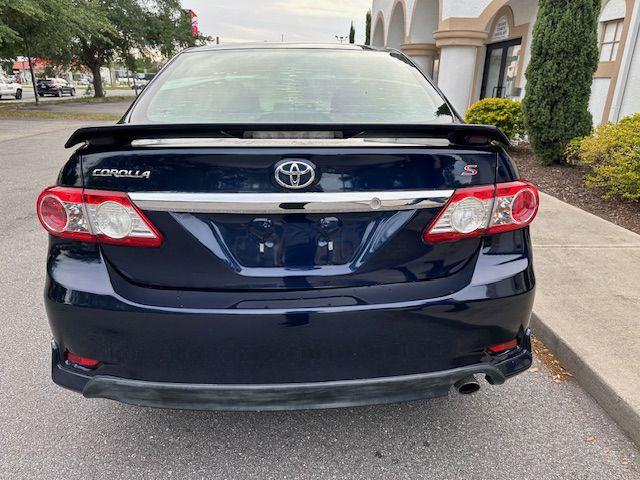 Toyota Corolla S 5-Speed MT 2013