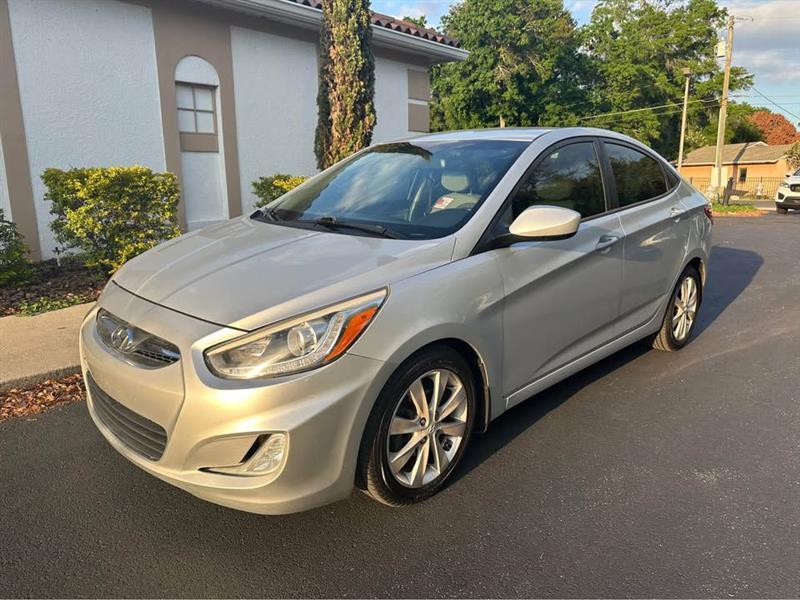 Hyundai Accent GLS 4-Door 2014