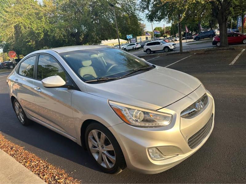 Hyundai Accent GLS 4-Door 2014