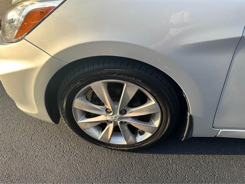 Hyundai Accent GLS 4-Door 2014