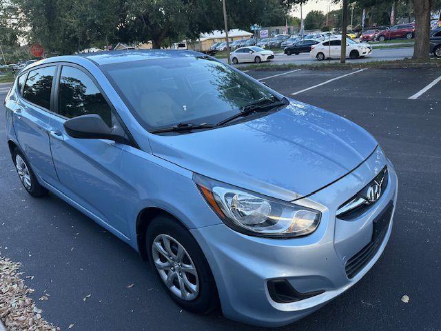 Hyundai Accent GS 5-Door 2013