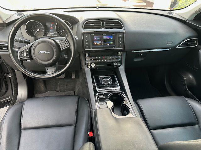 Jaguar F-Pace 35t Premium 2017