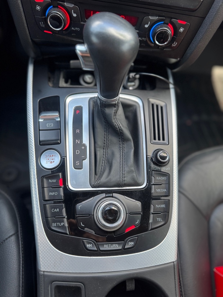 Audi A5 Cabriolet 2.0T quattro Tiptronic 2011 Audi A5 Cabriolet 2.0T quattro Tiptronic 2011