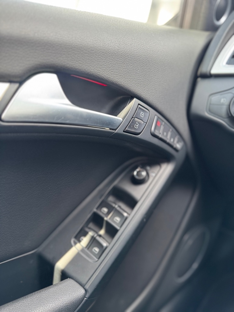 Audi A5 Cabriolet 2.0T quattro Tiptronic 2011 Audi A5 Cabriolet 2.0T quattro Tiptronic 2011