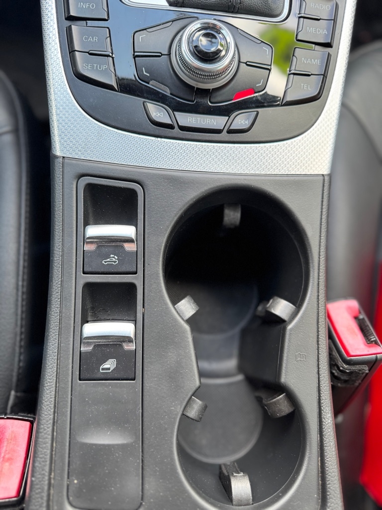 Audi A5 Cabriolet 2.0T quattro Tiptronic 2011