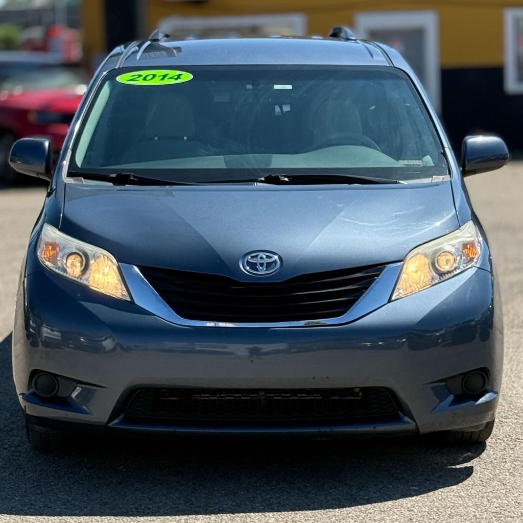 Toyota Sienna LE FWD 8-Passenger V6 2014