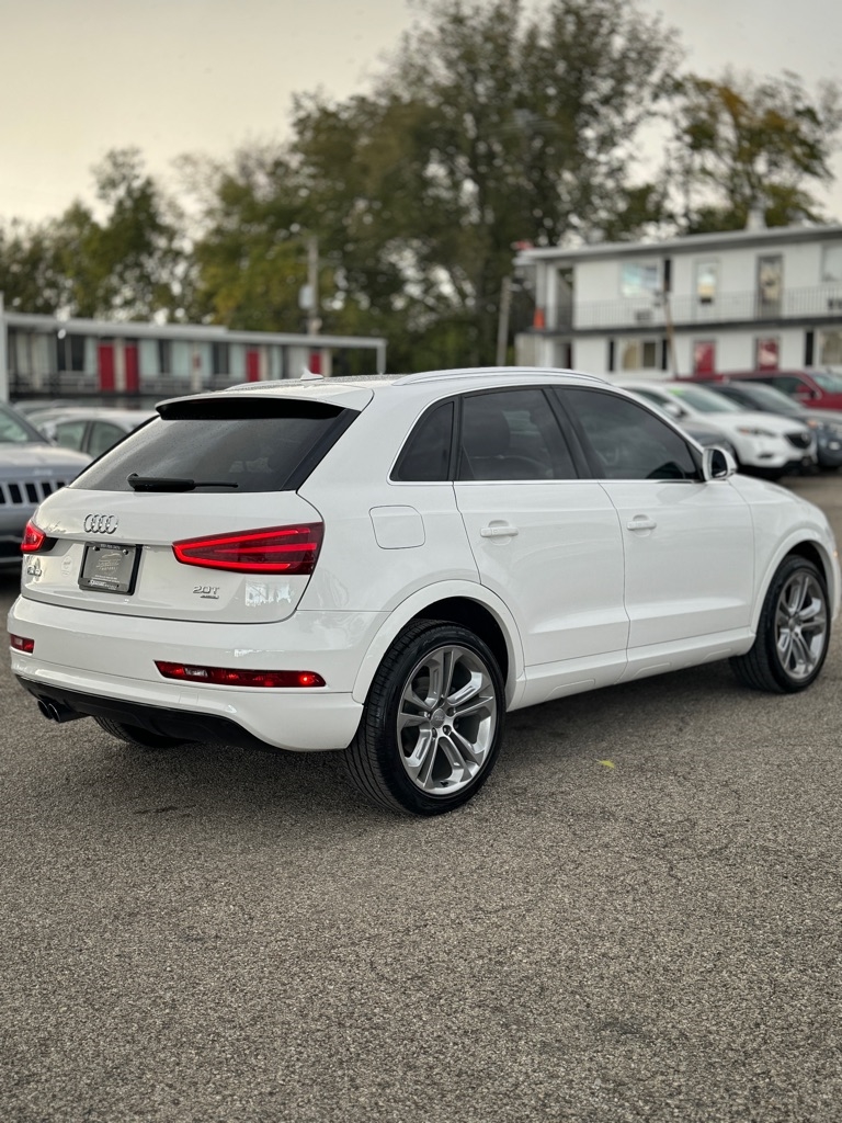 Audi Q3 2.0T quattro Premium Plus 2015 Audi Q3 2.0T quattro Premium Plus 2015