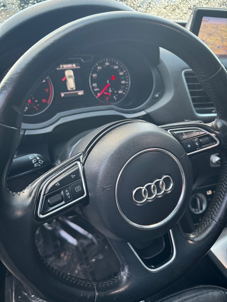 Audi Q3 2.0T quattro Premium Plus 2015 Audi Q3 2.0T quattro Premium Plus 2015