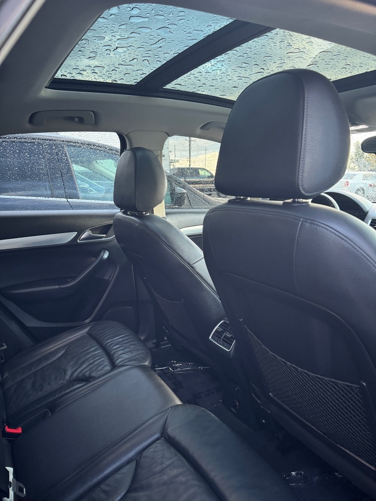 Audi Q3 2.0T quattro Premium Plus 2015 Audi Q3 2.0T quattro Premium Plus 2015