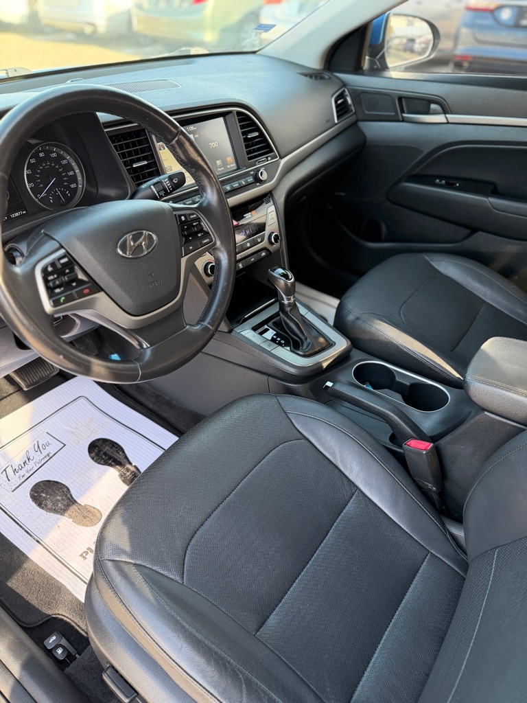 Hyundai Elantra Value Edition 6A 2017