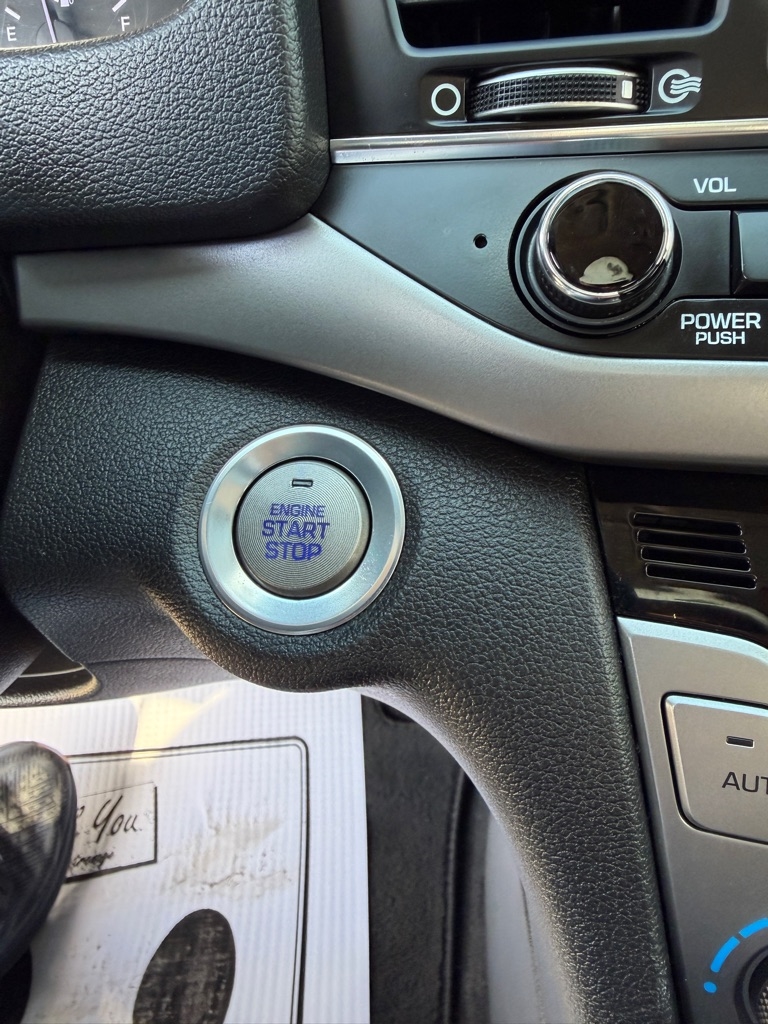 Hyundai Elantra Value Edition 6A 2017