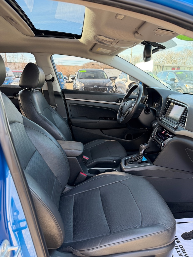 Hyundai Elantra Value Edition 6A 2017