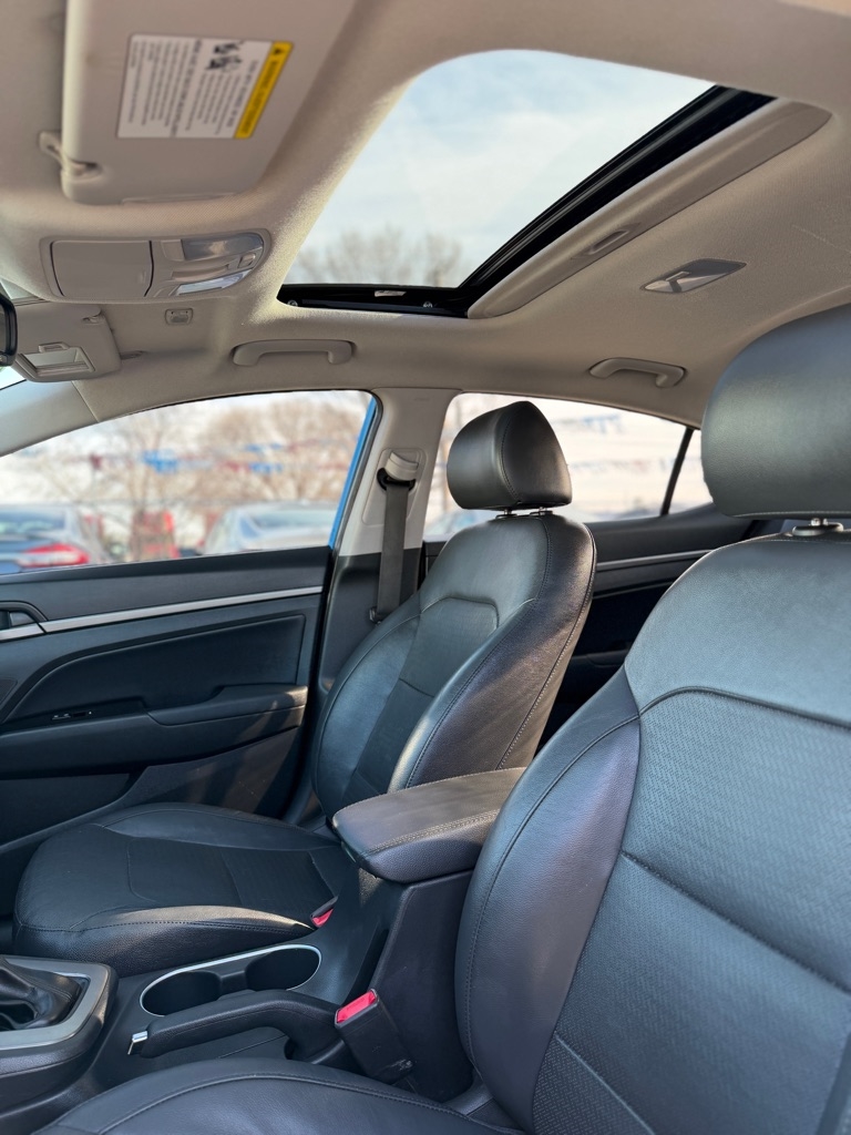 Hyundai Elantra Value Edition 6A 2017