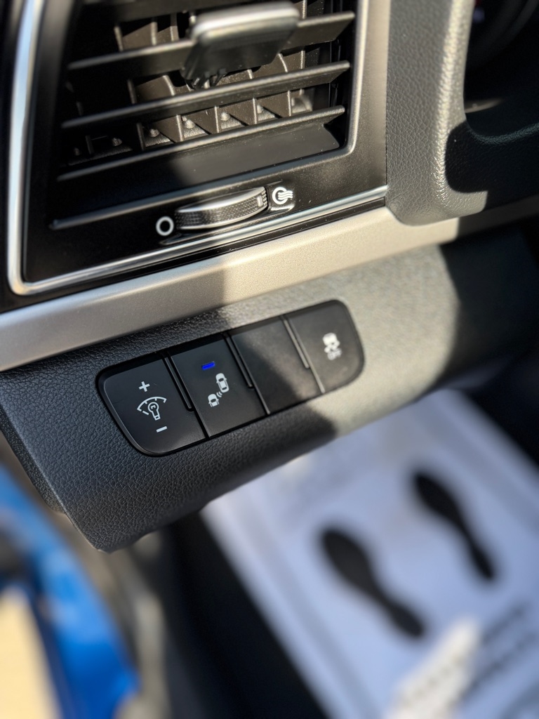 Hyundai Elantra Value Edition 6A 2017