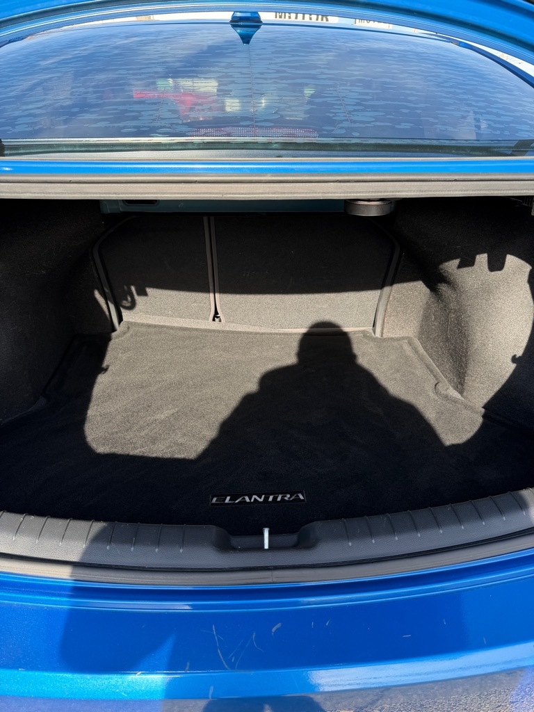 Hyundai Elantra Value Edition 6A 2017