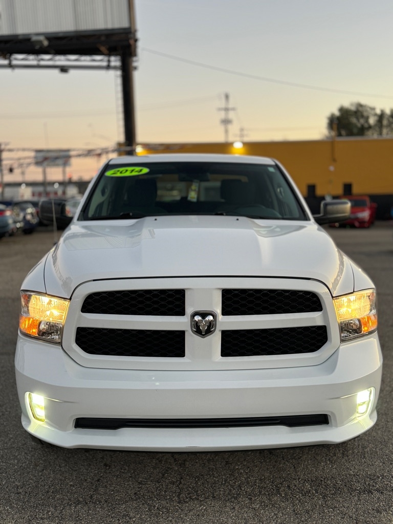 RAM 1500 Tradesman Crew Cab SWB 4WD 2014