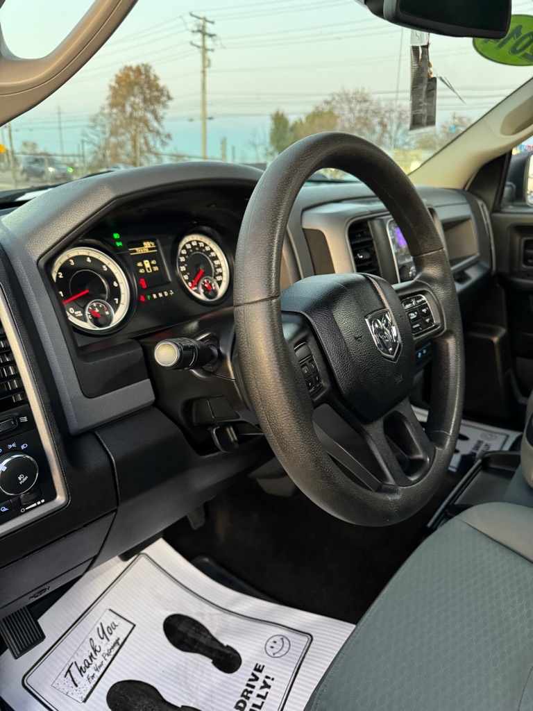 RAM 1500 Tradesman Crew Cab SWB 4WD 2014