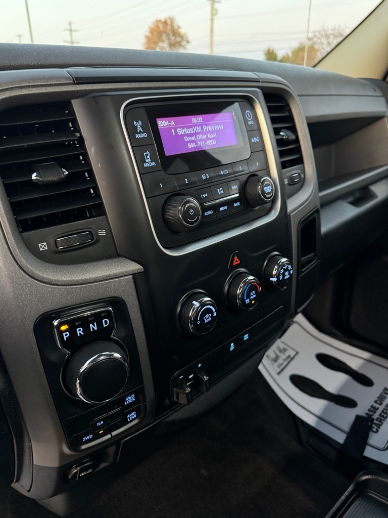 RAM 1500 Tradesman Crew Cab SWB 4WD 2014