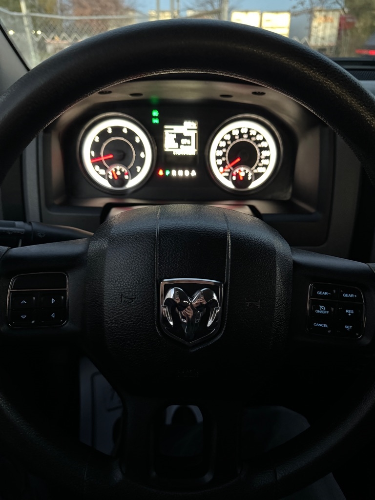 RAM 1500 Tradesman Crew Cab SWB 4WD 2014