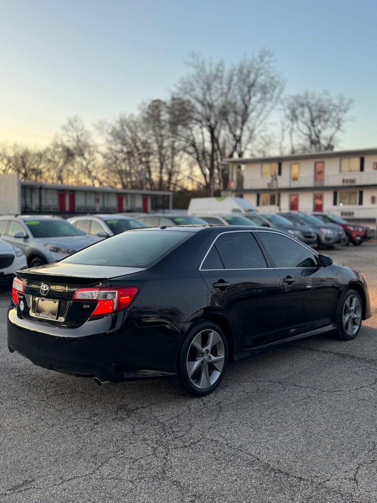 Toyota Camry SE 2012