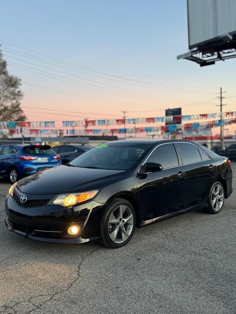 Toyota Camry SE 2012
