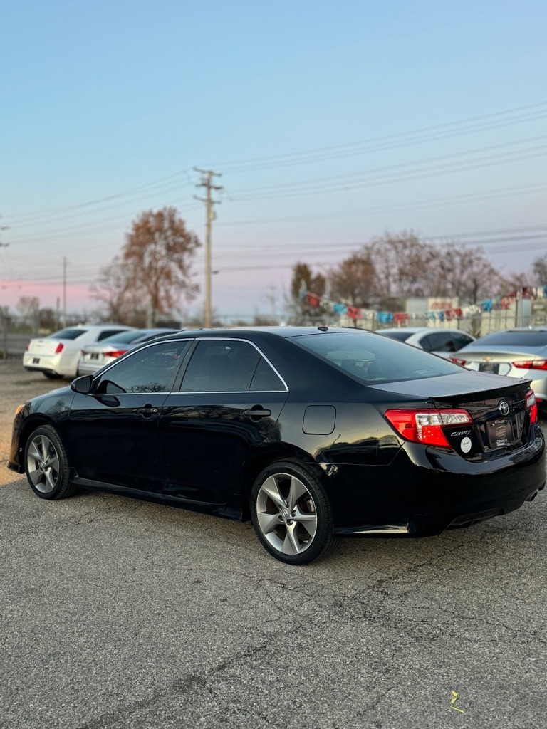 Toyota Camry SE 2012